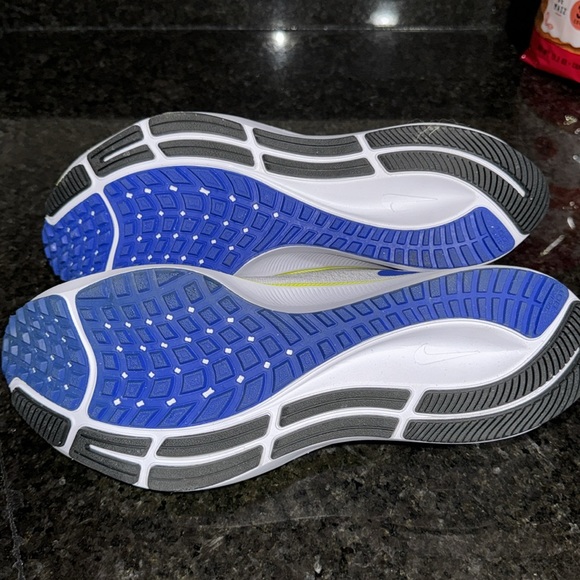 nike men’s air zoom pegasus 37 white/blue Sz 8 - Picture 7 of 8
